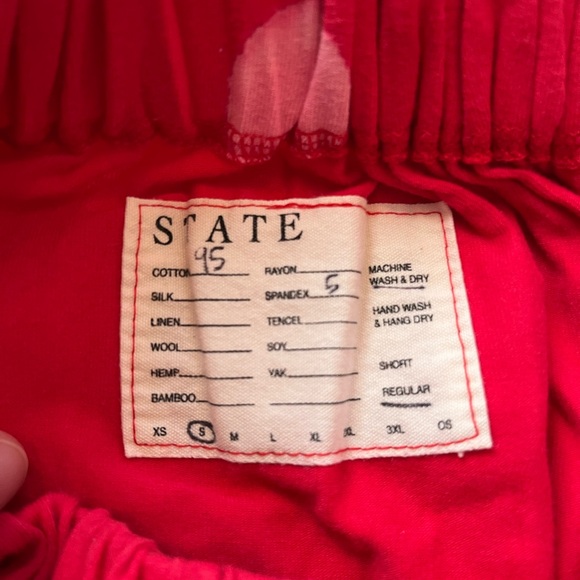 State the label perfect pants size small pink red polka dot- jersey pockets - Picture 3 of 3